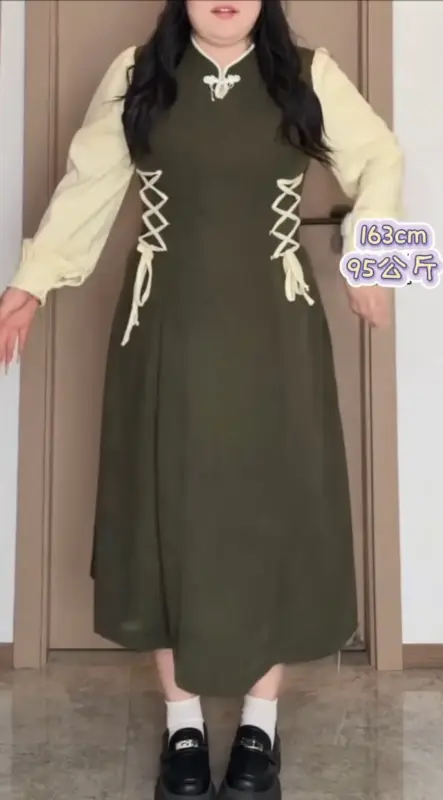 (現貨) 收腰盤扣A字連身裙