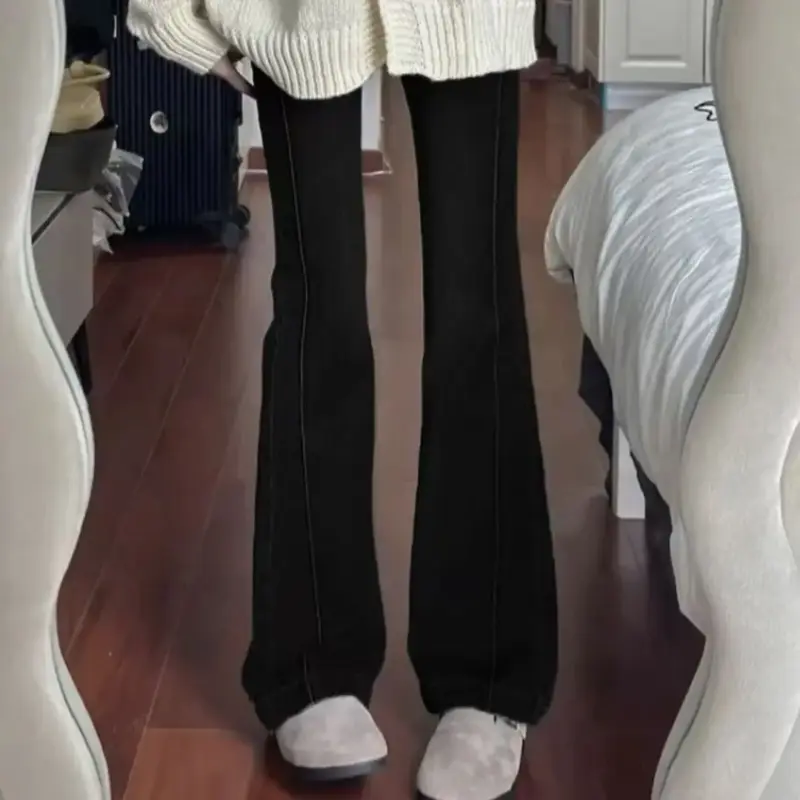 High-Waist Elastic Flared Jeans thumbnail 3