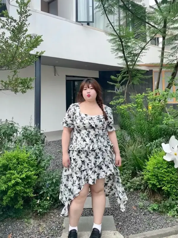 黑白沙灘不規則燕尾裙 縮圖 2